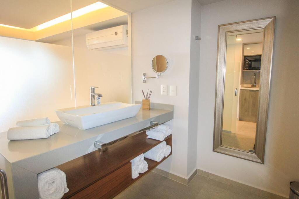 פוארטו ואלארטה Harbor 7010 By Moikkarentals Beachfront 600Mb Wifi מראה חיצוני תמונה